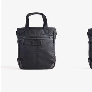 Canadian brand Lole Mini Lily Bag